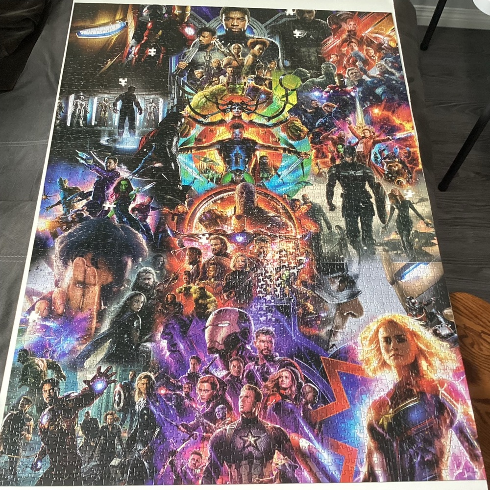 3000pc Puzzle- missing 8pcs - Picture 2 of 4